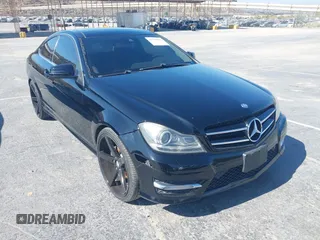 2012 Mercedes-Benz C 250 с VIN WDDGJ4HB7CF785844, выставлен на аукционе IAAI как лот 42750461 с пробегом 125 968 миль миль и . История ставок и продаж доступна на DreamBid. Изображение 1.