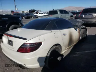 2016 Mercedes-Benz SLK 350 with VIN WDDPK5HA3GF125431, listed as a Copart auction lot 48380365 with Not provided miles and Salvage title. Bid and sale history available at DreamBid. Image 3.