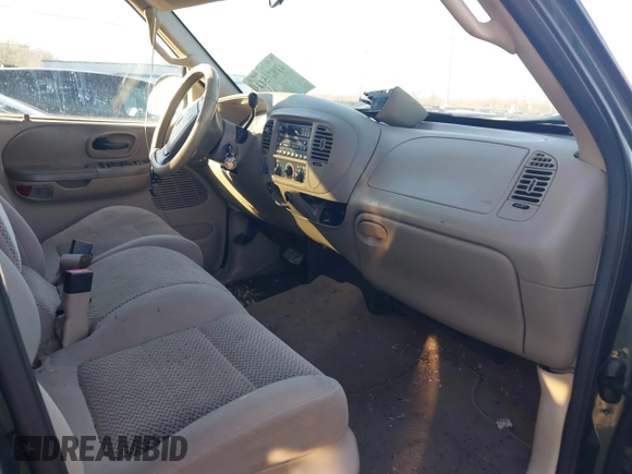 2002 Ford F-150 XLT with VIN 1FTRW08L12KB71710, listed as a IAAI auction lot 41826511 with 1 mi miles. Bid and sale history available at carsss.com. Image 5.