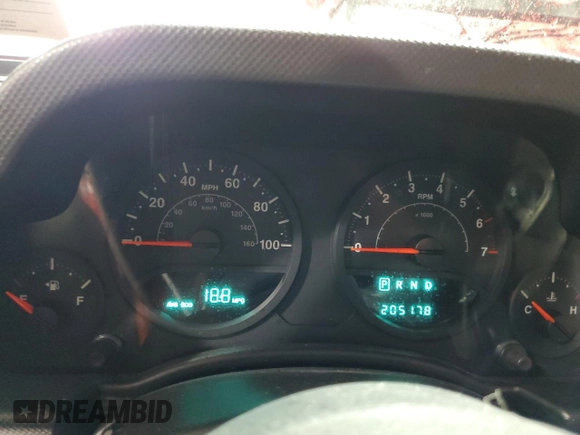 2008 Jeep Wrangler Unlimited X with VIN 1J8GA39128L645762, listed as a Copart auction lot 57888345 with 205,178 mi miles and Salvage title. Bid and sale history available at DreamBid. Image 9.