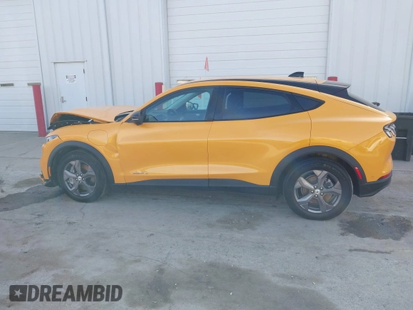 2023 Ford Mustang Mach-E Select z VIN 3FMTK1SS4PMA19732, wystawiony jako IAAI lot #41531482 z przebiegiem 10 810 mil mil oraz . Historia ofert i sprzedaży dostępna na DreamBid. Obrazek 14.