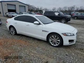 2019 Jaguar XF 25t Premium with VIN SAJBD4FX4KCY78817, listed as a Copart auction lot 38881404 with 87,006 mi miles. Bid and sale history available at carsss.com. Image 4.