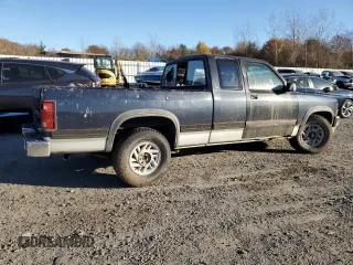 1992 Dodge Dakota z VIN 1B7FL23X0NS547108, wystawiony jako Copart lot #79857274 z przebiegiem 190 814 mil mil oraz Czysty tytuł • Clean title. Historia ofert i sprzedaży dostępna na DreamBid. Obrazek 3.