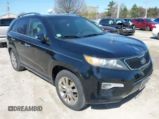 2011 Kia Sorento SX with VIN 5XYKW4A20BG101812, listed as a IAAI auction lot 41971961 with 84,469 mi miles. Bid and sale history available at carsss.com. Image 1.