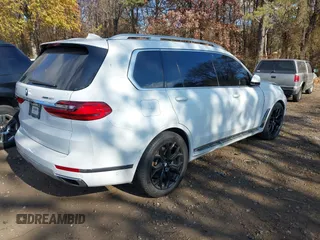 2019 BMW X7 xDrive50i z VIN 5UXCX4C59KLS38761, wystawiony jako IAAI lot #40743791 z przebiegiem Nie podano mil oraz . Historia ofert i sprzedaży dostępna na DreamBid. Obrazek 4.