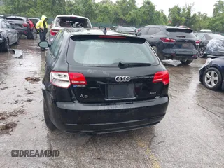 2012 Audi A3 Premium Plus z VIN WAUPEAFM6CA074194, wystawiony jako IAAI lot #42302773 z przebiegiem 176 831 mil mil oraz . Historia ofert i sprzedaży dostępna na DreamBid. Obrazek 16.