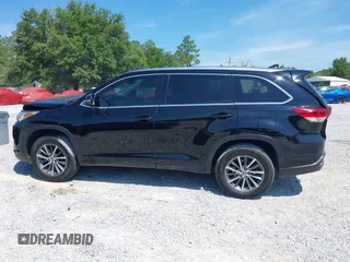 2018 Toyota Highlander SE with VIN 5TDKZRFH3JS549805, listed as a IAAI auction lot 42603465 with 85,547 mi miles and . Bid and sale history available at DreamBid. Image 14.