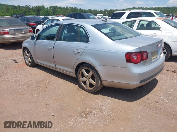 2008 Volkswagen Jetta SE with VIN 3VWRM71K68M176528, listed as a IAAI auction lot 42315777 with 197,345 mi miles and . Bid and sale history available at DreamBid. Image 3.