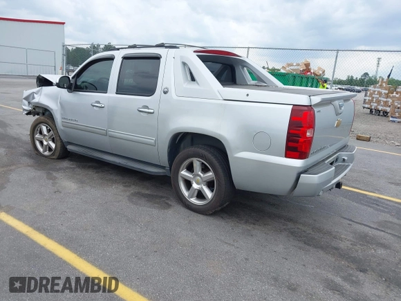 2013 Chevrolet Avalanche LT with VIN 3GNMCFE08DG289092, listed as a IAAI auction lot 42090240 with 143,588 mi miles and . Bid and sale history available at DreamBid. Image 3.