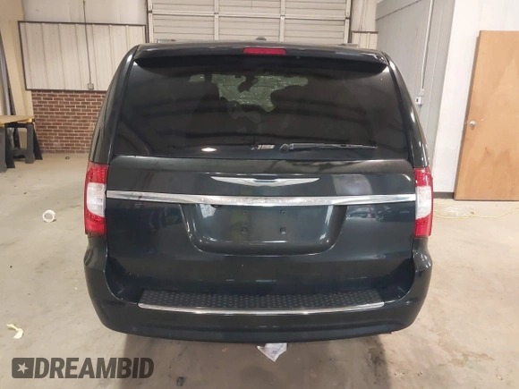 2016 Chrysler Town & Country Touring-L with VIN 2C4RC1CG5GR149551, listed as a IAAI auction lot 40909068 with 159,782 mi miles. Bid and sale history available at carsss.com. Image 15.