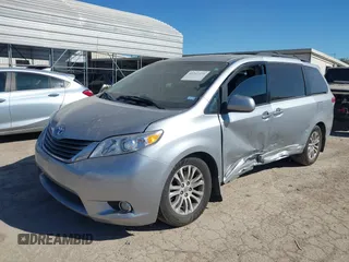 2014 Toyota Sienna XLE z VIN 5TDYK3DC6ES420613, wystawiony jako IAAI lot #41207273 z przebiegiem 58 775 mil mil oraz . Historia ofert i sprzedaży dostępna na DreamBid. Obrazek 17.