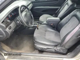 2004 Chrysler Sebring LXi z VIN 1C3EL55R84N414268, wystawiony jako Copart lot #55455125 z przebiegiem 111 797 mil mil oraz Szkoda całkowita • Salvage title. Historia ofert i sprzedaży dostępna na DreamBid. Obrazek 7.