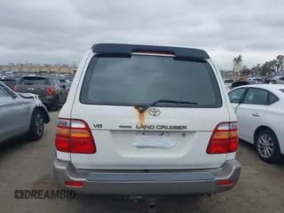 2001 Toyota Land Cruiser z VIN JTEHT05J412004663, wystawiony jako IAAI lot #42192078 z przebiegiem 358 917 mil mil oraz . Historia ofert i sprzedaży dostępna na DreamBid. Obrazek 16.