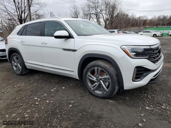 2024 Volkswagen Atlas Cross Sport 2.0T SEL R-Line with VIN 1V2AE2CA5RC203191, listed as a Copart auction lot 41453125 with 8,378 mi miles and Salvage Title. Bid and sale history available at carsss.com. Image 4.