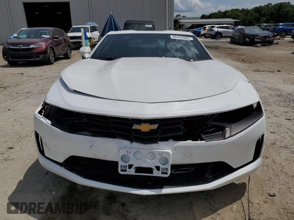 2020 Chevrolet Camaro 1LT z VIN 1G1FB1RSXL0103745, wystawiony jako Copart lot #60452065 z przebiegiem Nie podano mil oraz Czysty tytuł • Clean title. Historia ofert i sprzedaży dostępna na DreamBid. Obrazek 5.
