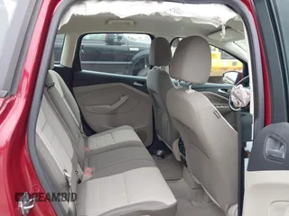 2013 Ford C-Max SE z VIN 1FADP5AU9DL542445, wystawiony jako IAAI lot #40773063 z przebiegiem 102 429 mil mil oraz . Historia ofert i sprzedaży dostępna na DreamBid. Obrazek 8.