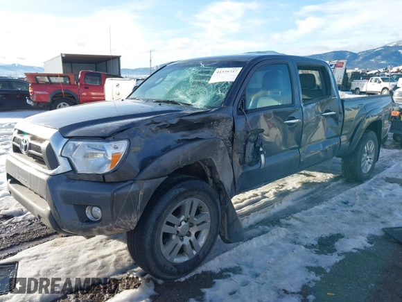 2013 Toyota Tacoma with VIN 3TMMU4FNXDM059768, listed as a IAAI auction lot 41375737 with 227,477 mi miles. Bid and sale history available at carsss.com. Image 2.