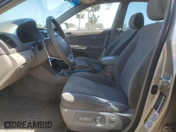 2005 Toyota Camry STD z VIN 4T1BE32K05U396288, wystawiony jako Copart lot #58361185 z przebiegiem 227 110 mil mil oraz Szkoda całkowita • Salvage title. Historia ofert i sprzedaży dostępna na DreamBid. Obrazek 7.
