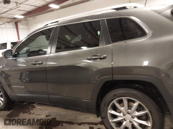 2018 Jeep Cherokee Limited with VIN 1C4PJMDX7JD535623, listed as a IAAI auction lot 41824338 with 99,992 mi miles. Bid and sale history available at carsss.com. Image 15.