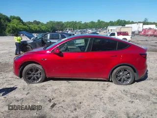 2024 Tesla Model Y z VIN 7SAYGDED2RA325538, wystawiony jako IAAI lot #42180492 z przebiegiem 8 738 mil mil oraz . Historia ofert i sprzedaży dostępna na DreamBid. Obrazek 14.