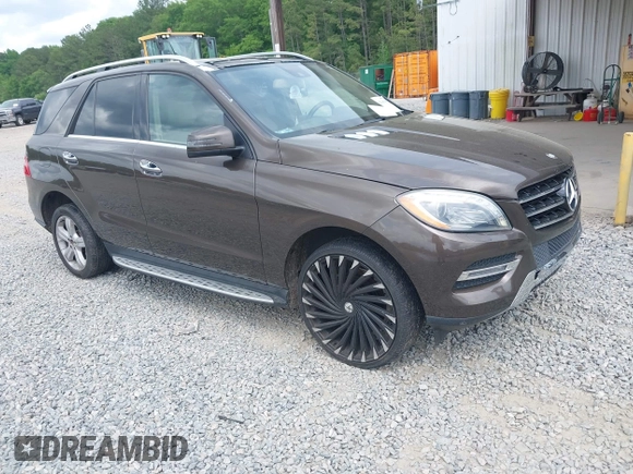 2013 Mercedes-Benz M ML 350 with VIN 4JGDA5HB4DA244103, listed as a IAAI auction lot 42106199 with 145,464 mi miles. Bid and sale history available at carsss.com. Image 1.