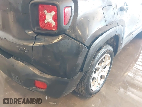 2017 Jeep Renegade Latitude with VIN ZACCJBBB4HPF21586, listed as a IAAI auction lot 41563503 with 134,606 mi miles. Bid and sale history available at carsss.com. Image 17.