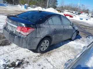 2015 Chevrolet Cruze LS with VIN 1G1PA5SG8F7191999, listed as a IAAI auction lot 41555183 with 103,567 mi miles. Bid and sale history available at carsss.com. Image 4.