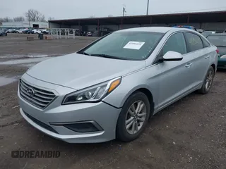 2016 Hyundai Sonata SE z VIN 5NPE24AF2GH392177, wystawiony jako IAAI lot #41956695 z przebiegiem 108 840 mil mil oraz . Historia ofert i sprzedaży dostępna na DreamBid. Obrazek 17.