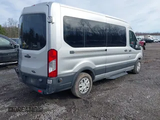 2017 Ford Transit Passenger XL z VIN 1FBAX2CG0HKA88590, wystawiony jako IAAI lot #41955797 z przebiegiem 135 287 mil mil oraz . Historia ofert i sprzedaży dostępna na DreamBid. Obrazek 4.