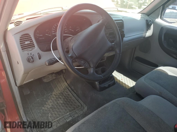 2000 Ford Ranger XL z VIN 1FTYR14V6YTB20058, wystawiony jako Copart lot #54197975 z przebiegiem 144 997 mil mil oraz Szkoda całkowita • Salvage title. Historia ofert i sprzedaży dostępna na DreamBid. Obrazek 8.