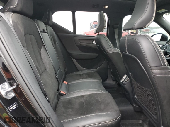 2021 Volvo XC40 R-Design with VIN YV4162UM0M2424488, listed as a Copart auction lot 51258465 with 39,270 mi miles and Salvage Title. Bid and sale history available at carsss.com. Image 11.
