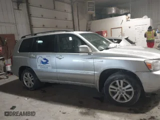 2006 Toyota Highlander Hybrid with VIN JTEDW21A260009306, listed as a IAAI auction lot 41624043 with 261,596 mi miles. Bid and sale history available at carsss.com. Image 13.