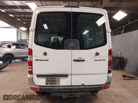 2011 Mercedes-Benz Sprinter Cargo with VIN WD3PE7CC6B5586380, listed as a IAAI auction lot 42162152 with 184,199 mi miles. Bid and sale history available at carsss.com. Image 16.