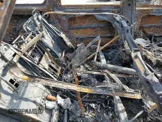 2016 Kia Sorento SX z VIN 5XYPKDA55GG030643, wystawiony jako Copart lot #47497395 z przebiegiem Nie podano mil oraz Szkoda całkowita • Salvage title. Historia ofert i sprzedaży dostępna na DreamBid. Obrazek 12.