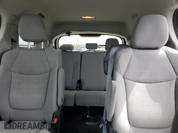 2024 Toyota Sienna LE z VIN 5TDBRKEC7RS187146, wystawiony jako Copart lot #56322655 z przebiegiem 21 611 mil mil oraz Szkoda całkowita • Salvage title. Historia ofert i sprzedaży dostępna na DreamBid. Obrazek 10.