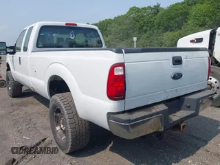2011 Ford F-350 z VIN 1FT7X3B61BEB42800, wystawiony jako IAAI lot #42442261 z przebiegiem 180 320 mil mil oraz . Historia ofert i sprzedaży dostępna na DreamBid. Obrazek 3.