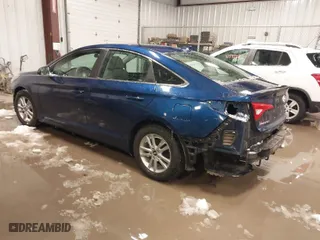 2017 Hyundai Sonata SE with VIN 5NPE24AF7HH528398, listed as a IAAI auction lot 41591124 with 104,587 mi miles. Bid and sale history available at carsss.com. Image 3.