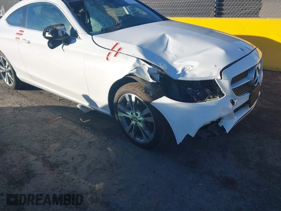 2017 Mercedes-Benz C 300 with VIN WDDWJ4JB4HF505505, listed as a IAAI auction lot 41413118 with 33,022 mi miles and . Bid and sale history available at carsss.com. Image 1.