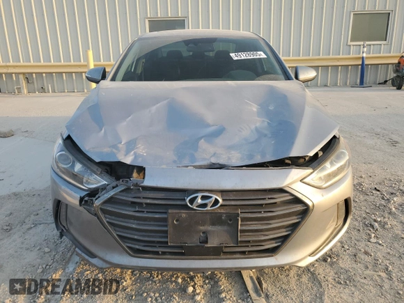 2017 Hyundai Elantra Limited z VIN 5NPD84LF5HH039702, wystawiony jako Copart lot #49128905 z przebiegiem 126 338 mil mil oraz Szkoda całkowita • Salvage title. Historia ofert i sprzedaży dostępna na DreamBid. Obrazek 5.