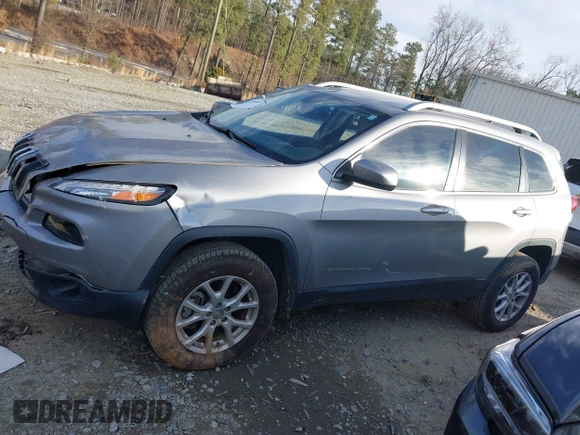 2015 Jeep Cherokee Latitude with VIN 1C4PJMCS8FW570785, listed as a IAAI auction lot 41398481 with 150,400 mi miles and . Bid and sale history available at DreamBid. Image 14.