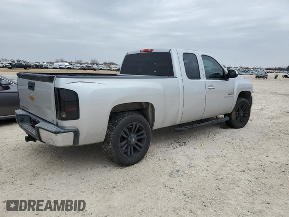2013 Chevrolet Silverado 1500 LT with VIN 1GCRCSE05DZ407588, listed as a Copart auction lot 45199115 with 178,531 mi miles and Salvage Title. Bid and sale history available at DreamBid. Image 3.