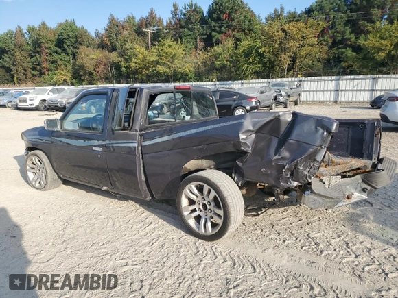 1996 Nissan Frontier XE z VIN 1N6SD16S4TC308641, wystawiony jako Copart lot #77328574 z przebiegiem Nie podano mil oraz Szkoda całkowita • Salvage title. Historia ofert i sprzedaży dostępna na DreamBid. Obrazek 2.