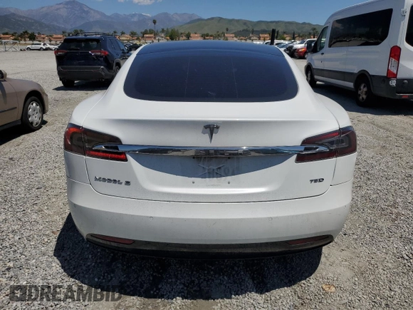 2017 Tesla Model S 100D z VIN 5YJSA1E28HF203141, wystawiony jako Copart lot #56306495 z przebiegiem 101 039 mil mil oraz Szkoda całkowita • Salvage title. Historia ofert i sprzedaży dostępna na DreamBid. Obrazek 6.