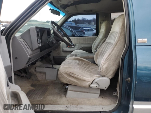 1993 Chevrolet Blazer z VIN 1GNEK18K0PJ341907, wystawiony jako Copart lot #46688435 z przebiegiem 210 382 mil mil oraz Szkoda całkowita • Salvage title. Historia ofert i sprzedaży dostępna na DreamBid. Obrazek 7.