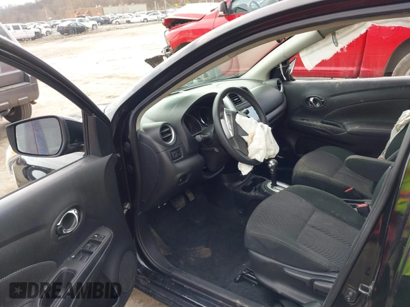 2019 Nissan Versa SV z VIN 3N1CN7AP2KL846643, wystawiony jako IAAI lot #41893371 z przebiegiem 67 054 mil mil oraz . Historia ofert i sprzedaży dostępna na DreamBid. Obrazek 5.