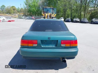 1993 Honda Accord LX with VIN 1HGCB7553PA066813, listed as a IAAI auction lot 41958935 with 454,394 mi miles. Bid and sale history available at carsss.com. Image 16.