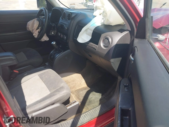 2016 Jeep Patriot Sport z VIN 1C4NJPBAXGD513390, wystawiony jako IAAI lot #42254500 z przebiegiem 178 813 mil mil oraz . Historia ofert i sprzedaży dostępna na DreamBid. Obrazek 5.