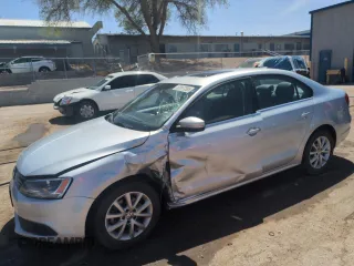 2013 Volkswagen Jetta SE z VIN 3VWDP7AJ9DM251788, wystawiony jako Copart lot #53567395 z przebiegiem 106 753 mil mil oraz Szkoda całkowita • Salvage title. Historia ofert i sprzedaży dostępna na DreamBid. Obrazek 1.