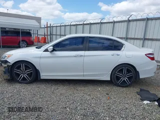 2017 Honda Accord Sport SE z VIN 1HGCR2F13HA055127, wystawiony jako IAAI lot #41889700 z przebiegiem 97 519 mil mil oraz . Historia ofert i sprzedaży dostępna na DreamBid. Obrazek 15.