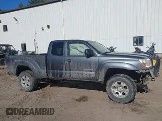 2009 Toyota Tacoma with VIN 5TEUU42N69Z670462, listed as a IAAI auction lot 41908357 with 208,430 mi miles. Bid and sale history available at carsss.com. Image 13.